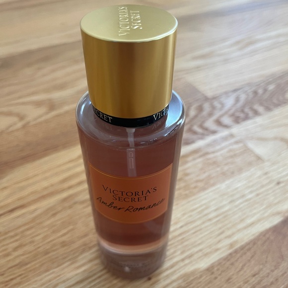 Victorias secret amber romance body mist - Picture 2 of 3